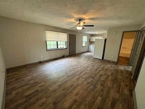 Building Photo - 572 Meadow St