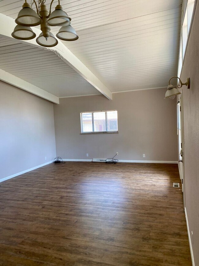 Foto del edificio - Available for 2025-2026 Fall Pre-Leasing: ...