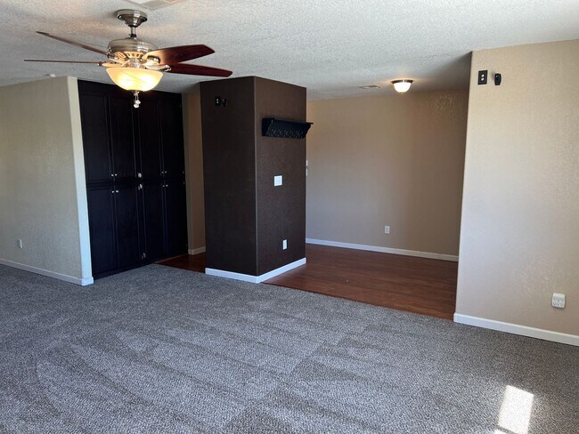 Foto del edificio - Custom 4 Bedroom 2 Bath Home located in Mo...