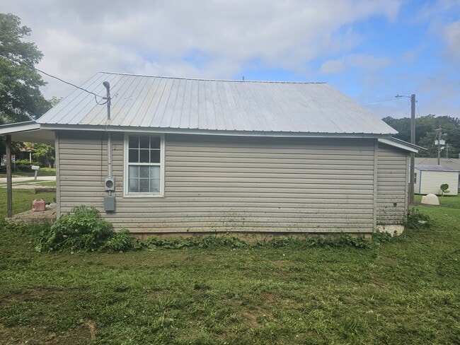 Building Photo - 107 Bell St