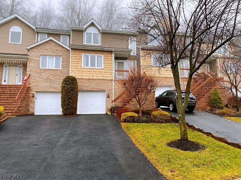 Primary Photo - 42 Edgefield Dr