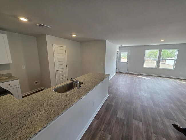 Foto del edificio - 532 Runaway Train Dr