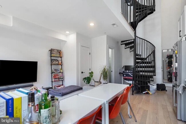 Building Photo - 3916 14th St NW