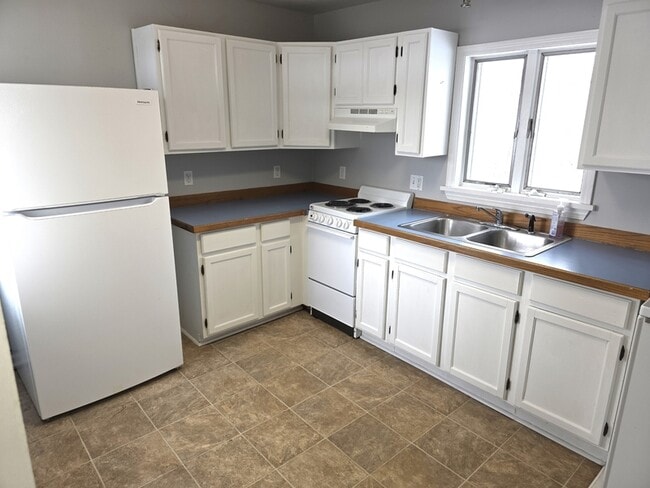 Building Photo - 1007 Fournie St