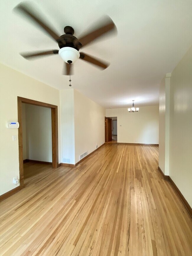 Building Photo - 2149 W Bradley Plz