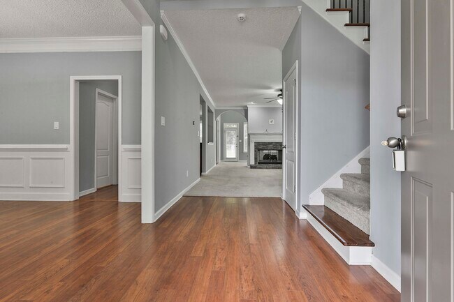 Building Photo - 125 Summit Point Dr