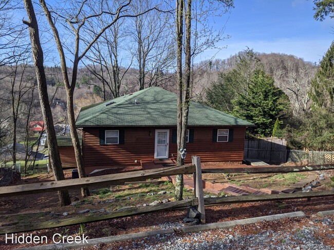Building Photo - 4 br, 3 bath House - 282 Charles Street
