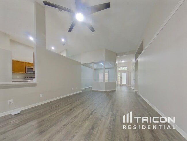 Foto del edificio - 906 Woodcraft Dr