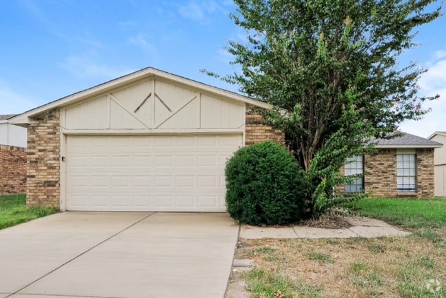 Building Photo - 4121 Shagbark St