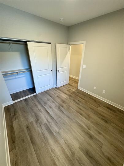 Foto del edificio - 8687 Golden Ln