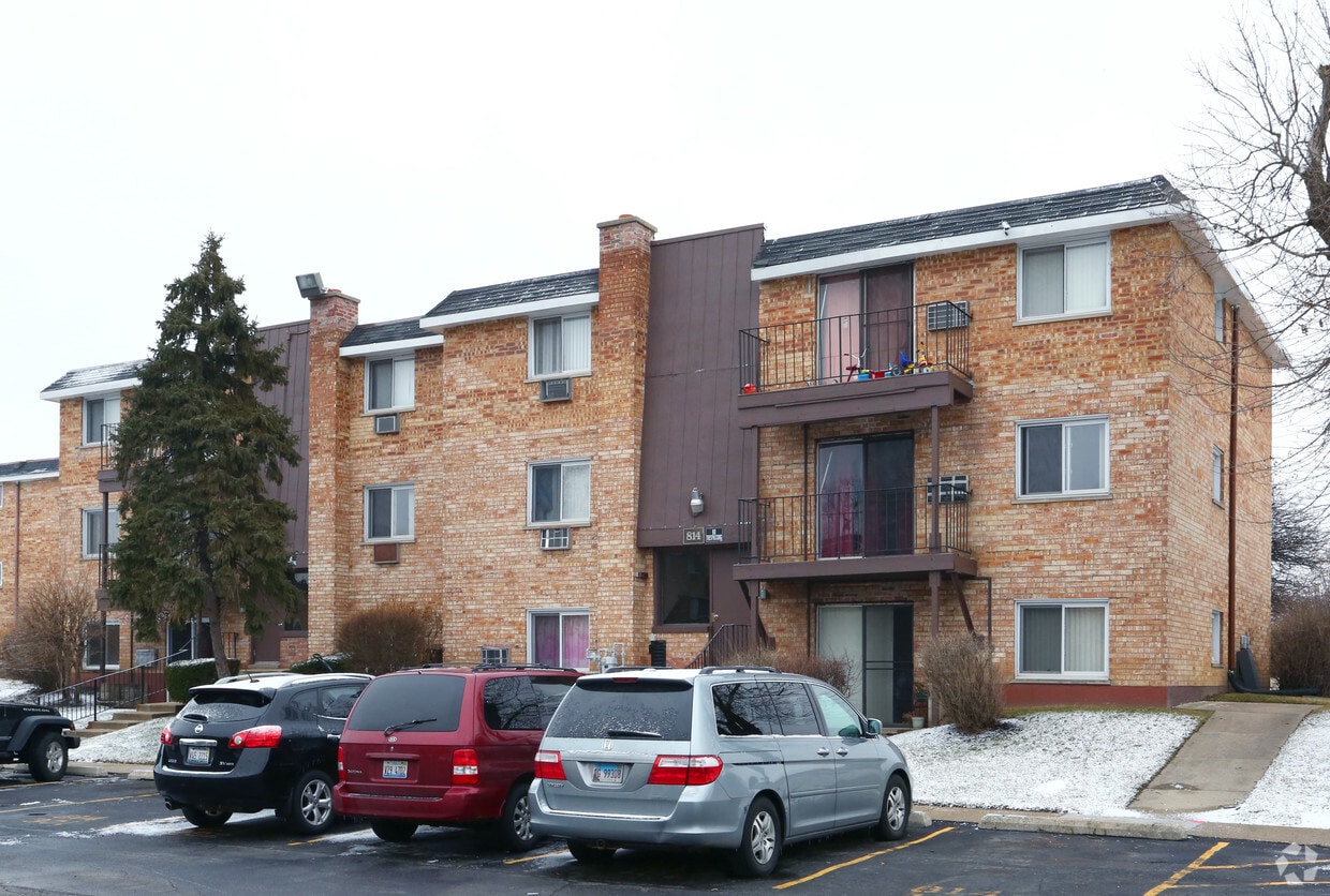 Building Photo - 802-804 W College Blvd