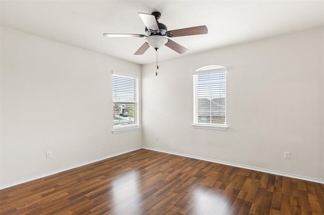 Building Photo - 3560 Pauling Loop