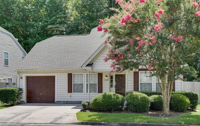 Foto del edificio - 1133 Lady Ashley Dr