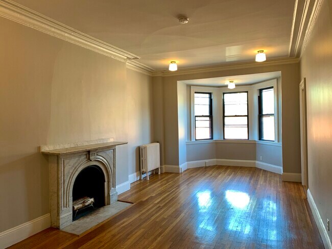 Building Photo - 140 Marlborough St