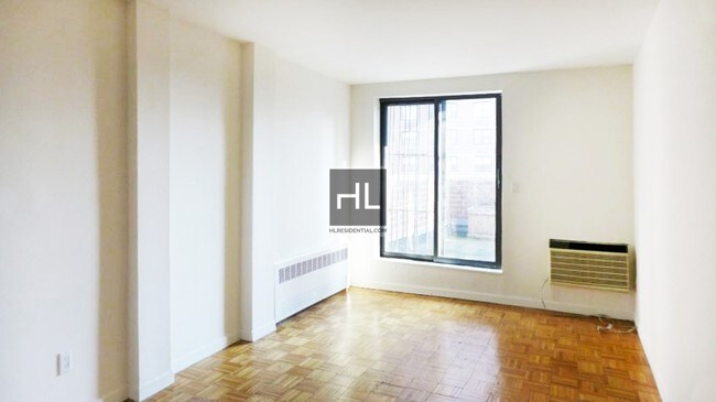 Building Photo - 171 E 89th St