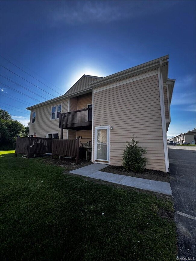 Foto del edificio - 2312 Whispering Hills Dr