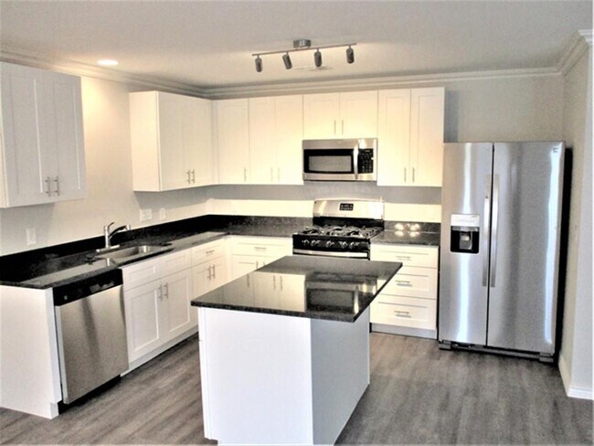 Building Photo - 19722 Twin Canyon Ct