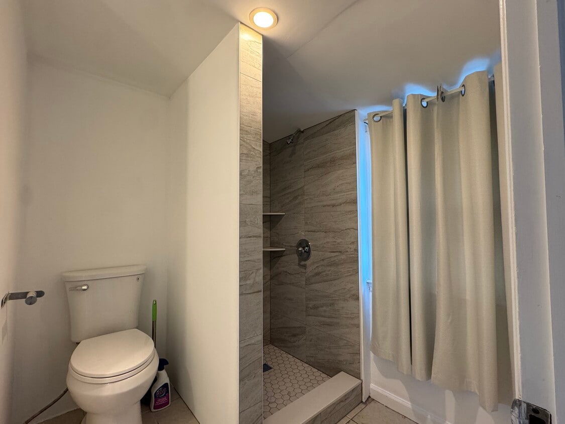 Building Photo - 41 Young Dixon Way