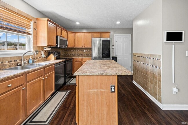 Building Photo - Beautiful South Lafayette Home Near Sterling Heights Park