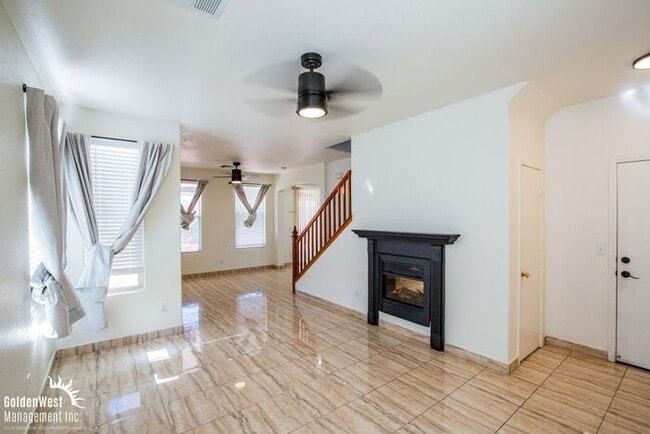 Foto del edificio - Gorgeous 3Bdm 2.5Ba Two-Story Home in Squi...