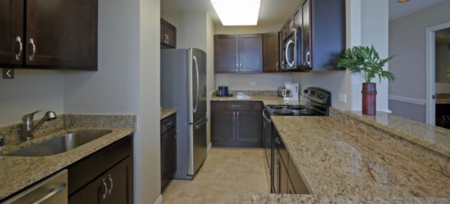 Building Photo - 2300 N Lincoln Park W
