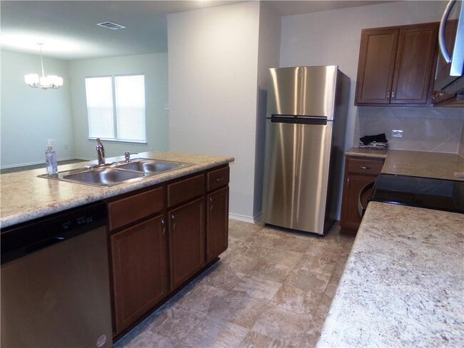 Building Photo - 106 Schuylerville Dr