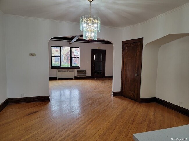 Building Photo - 45-60-60 193rd St