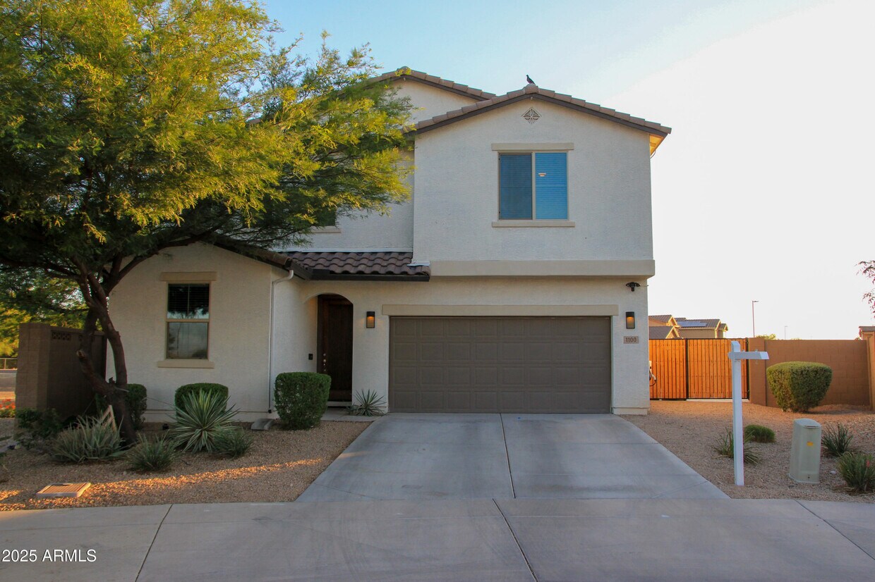 Foto principal - 1100 S 176th Ave