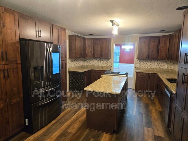 Building Photo - 8616 River Cove Dr