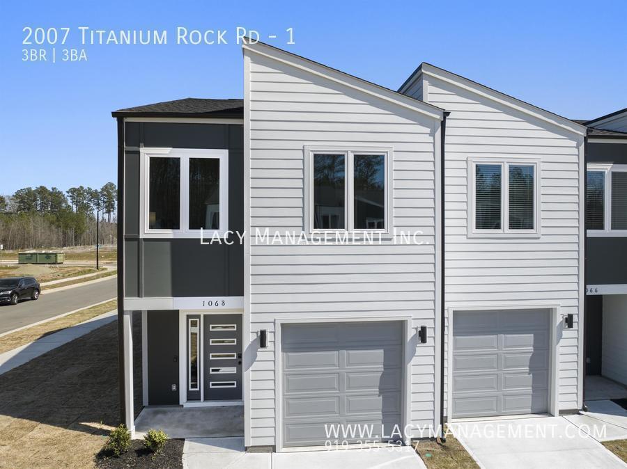 Primary Photo - 2007 Titanium Rock Rd