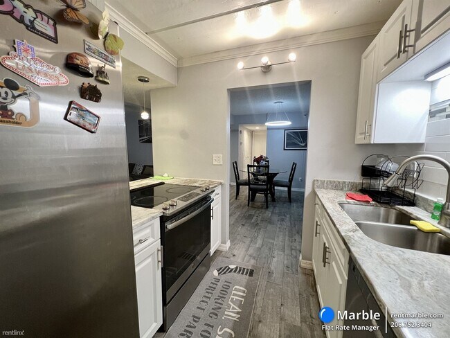 Building Photo - 2 br, 1 bath Condo - 4411 Shady Terrace Ln...