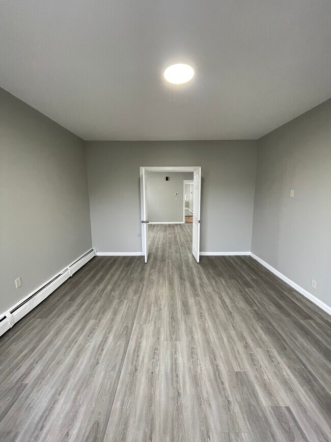 Building Photo - 11 Baldwin Ave