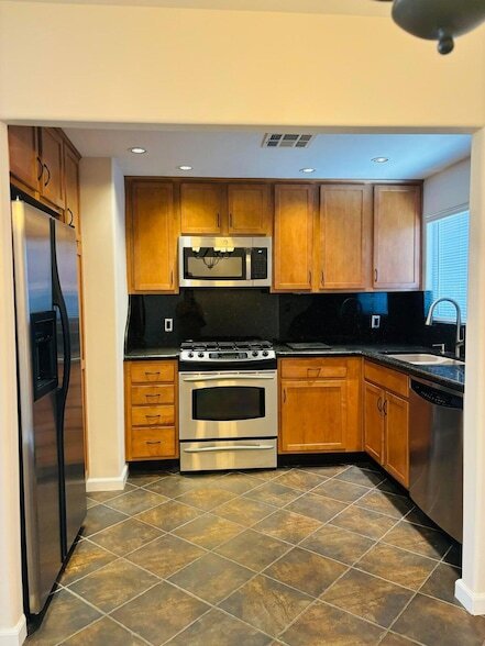 Building Photo - 75325 Pino Dr