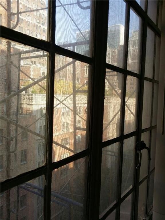Foto del edificio - 304 E 41st St