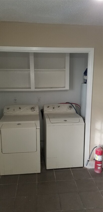 Foto del edificio - 9537 Braeburn Glen Blvd