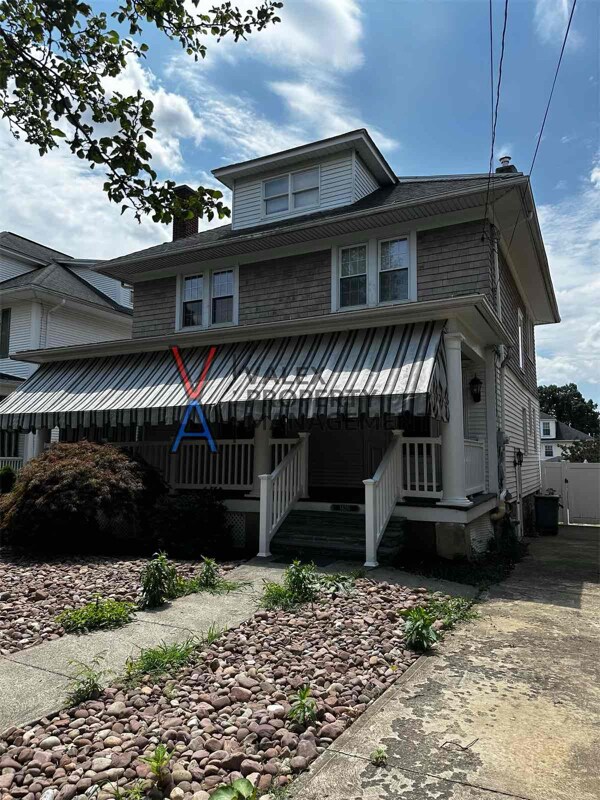 Primary Photo - 1420 College Ave