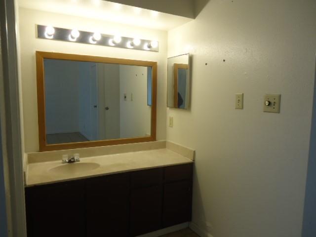 Foto del edificio - 7200 W T C Jester Blvd