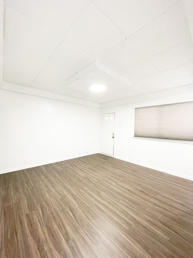 Foto del edificio - AVAILABLE MAY 2024 - DO NOT MISS OUT ON TH...