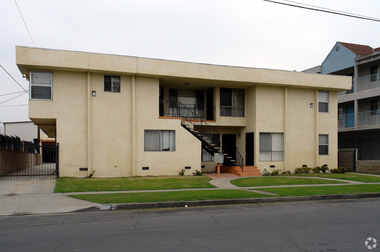 Foto del edificio - 233 E Buckthorn St