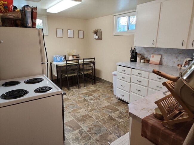 Foto del edificio - Charming basement apartment