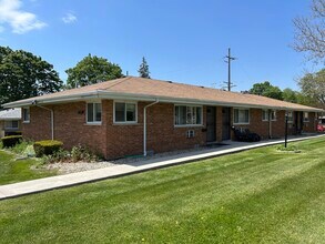 Building Photo - 208 Walter Dr