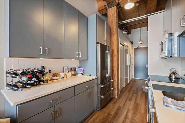 Building Photo - 63 Melcher St