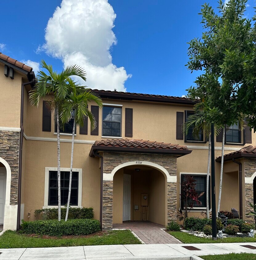 Foto principal - 9336 W 33rd Ave