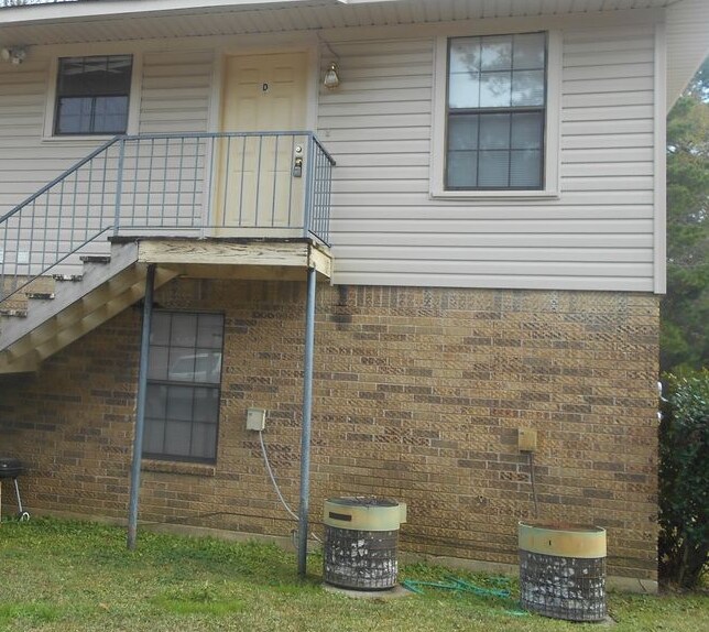 Building Photo - Southern Hills 2/1