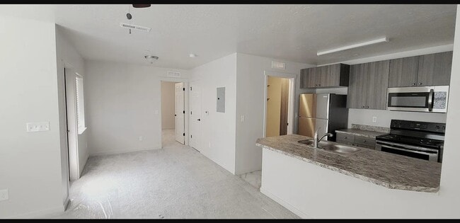 Building Photo - 4815 Continental Ln