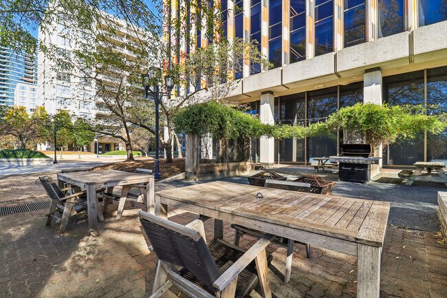 Photo - 2221 S Clark St Apartments