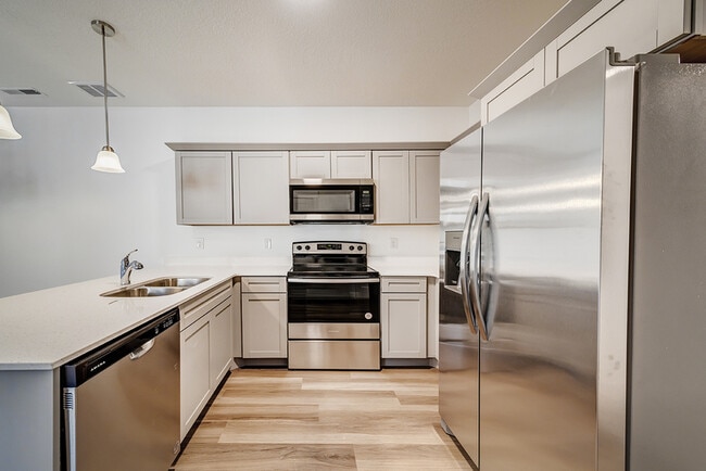 Building Photo - 665 N 380 W