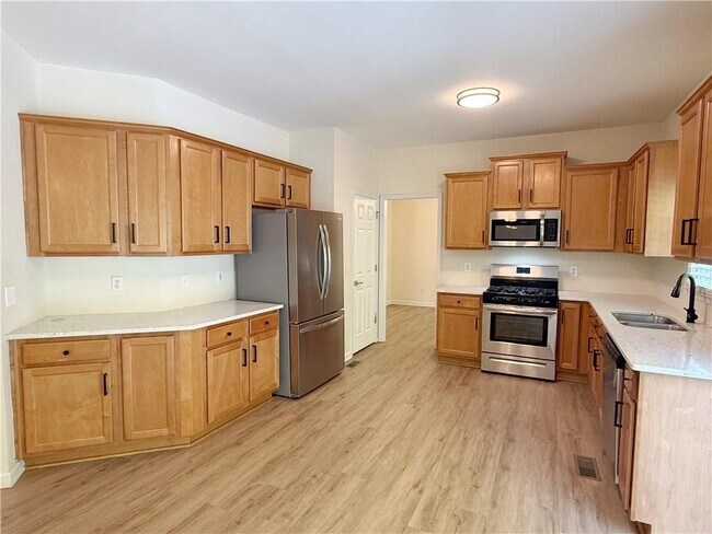 Building Photo - 350 Laurel Glen Crossing