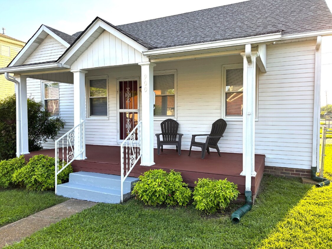 Foto principal - Tastefully renovated 2BR/1BA cottage in hi...