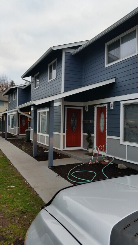 262--2ND OF 4 UNITS - 262 S Knott St